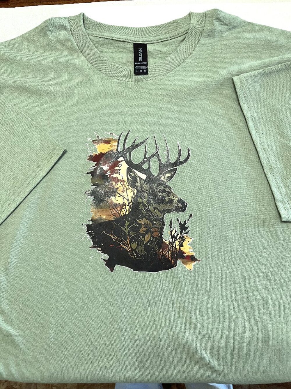 Men Deer Camo Sage Gildan T-shirt Size: XL - Picture 1 of 3
